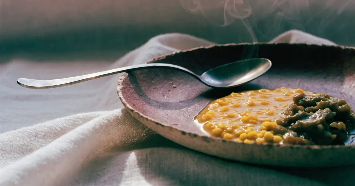 Do Rice Husk Plates Leak? The Hot Dal and Oil Test